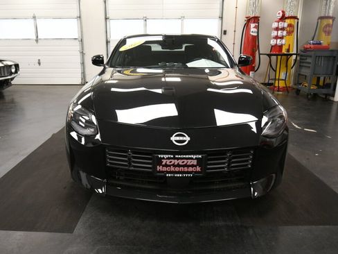 Used 2025 Nissan Z Sport w/ Floor Mat Package RWD image 3
