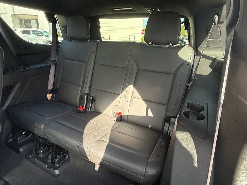 Used 2022 Chevrolet Tahoe LT w/ Luxury Package RWD image 11