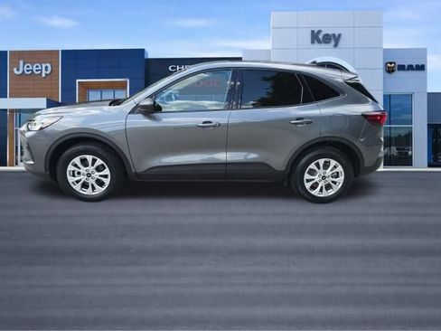 Used 2025 Ford Escape Active AWD/4WD image 4