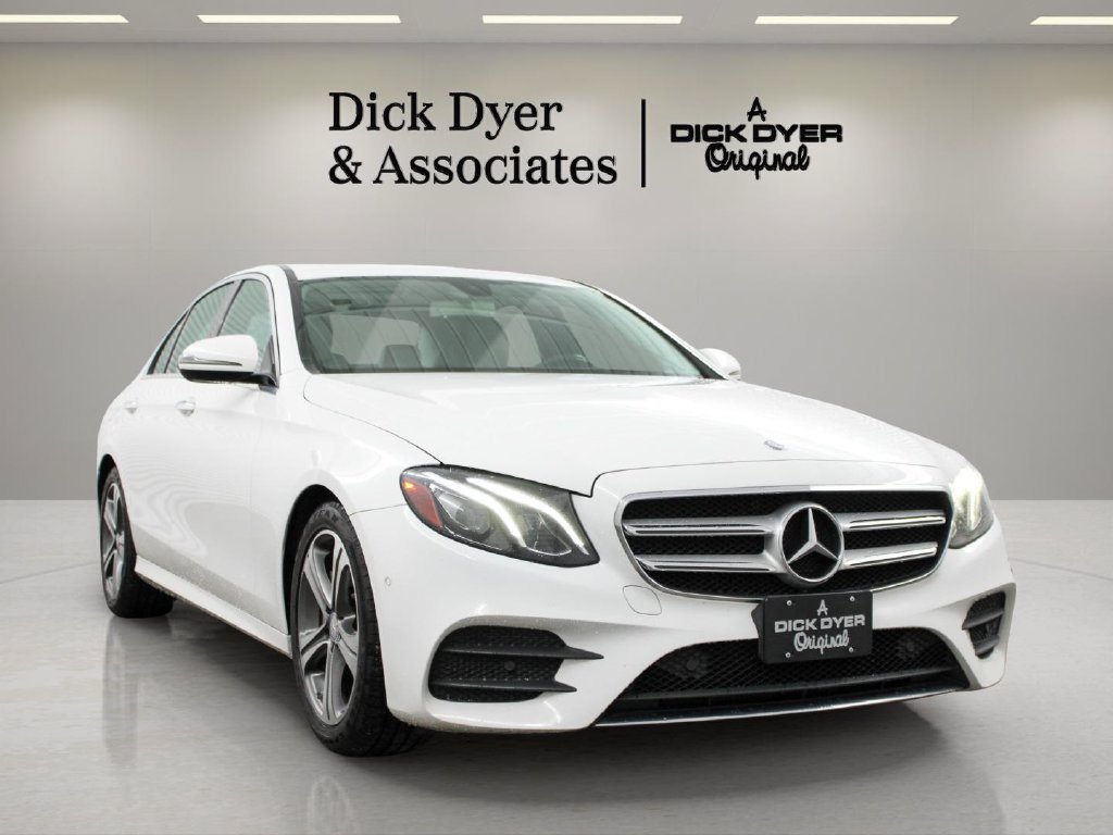 Used 2017 Mercedes-Benz E 300 4MATIC image 1