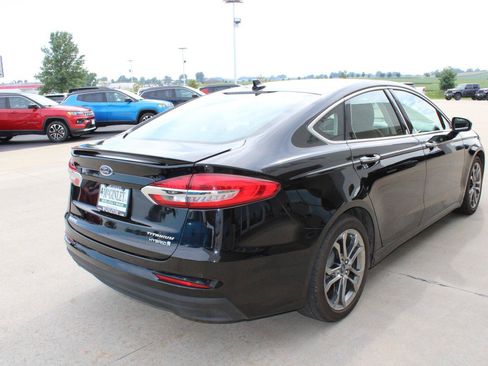Used 2020 Ford Fusion Titanium FWD image 7