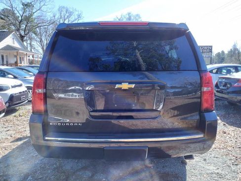 Used 2015 Chevrolet Suburban LTZ image 2