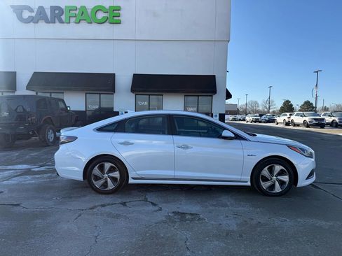 Used 2016 Hyundai Sonata Plug-In Hybrid image 16