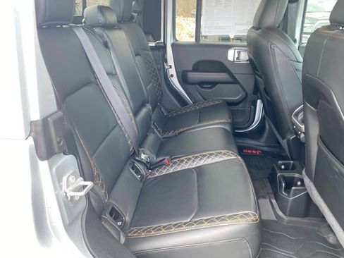 Used 2022 Jeep Gladiator Overland image 27