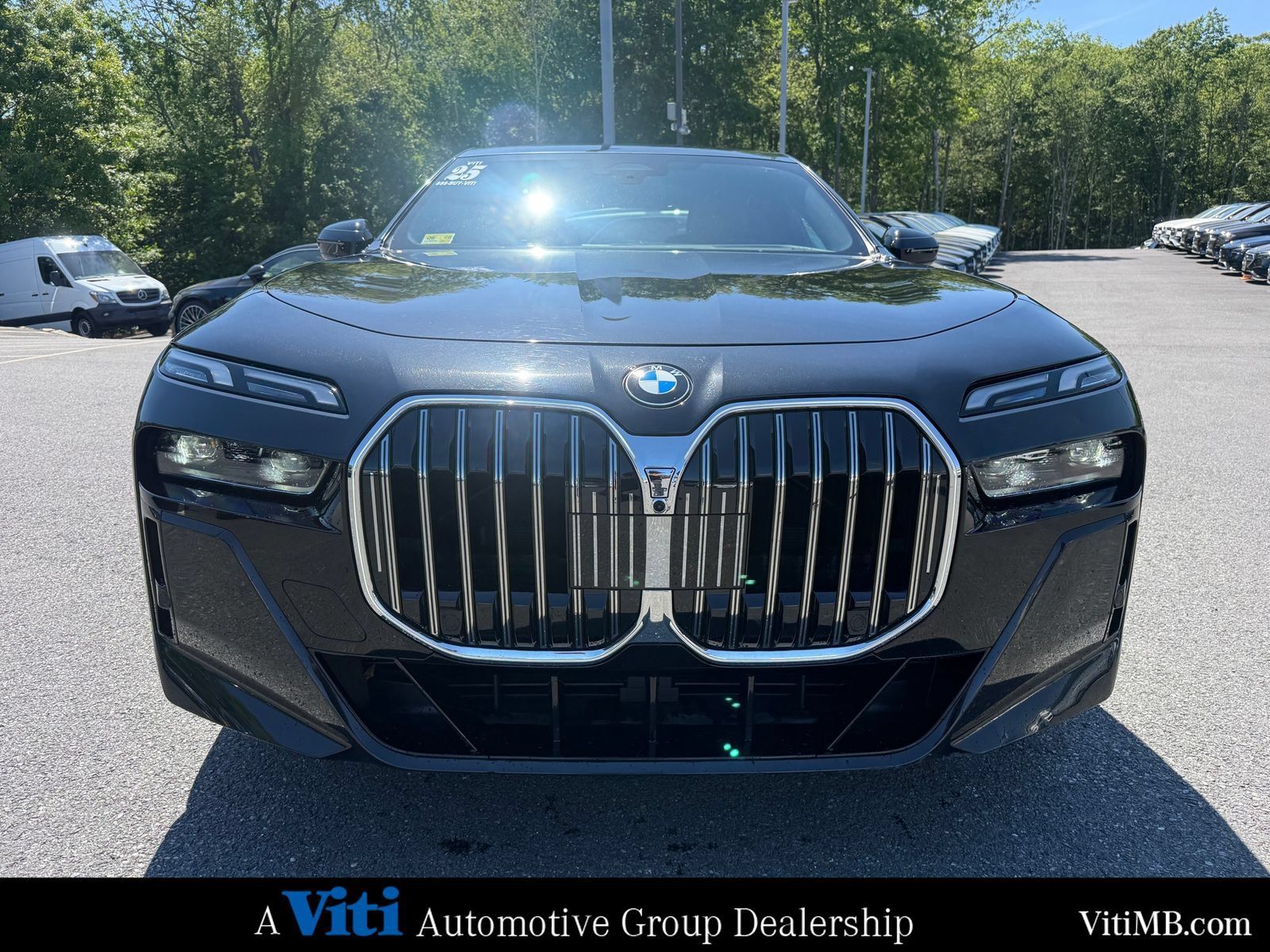 Used 2025 BMW 740i xDrive AWD/4WD image 3