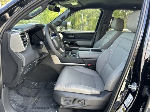 Certified 2025 Toyota Tundra Limited AWD/4WD image 16