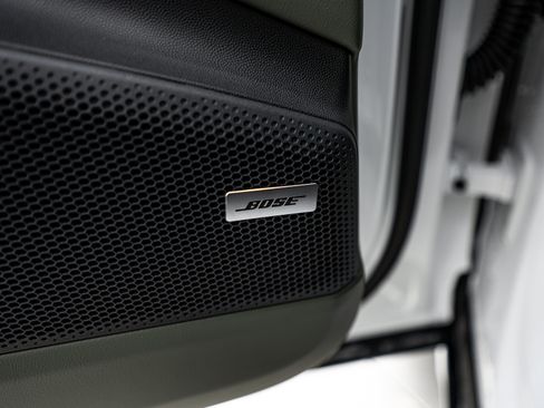 New 2025 Porsche Macan 4S Electric image 19