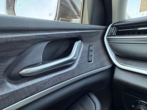 Used 2023 Jeep Grand Cherokee L Limited w/ Luxury Tech Group II image 21