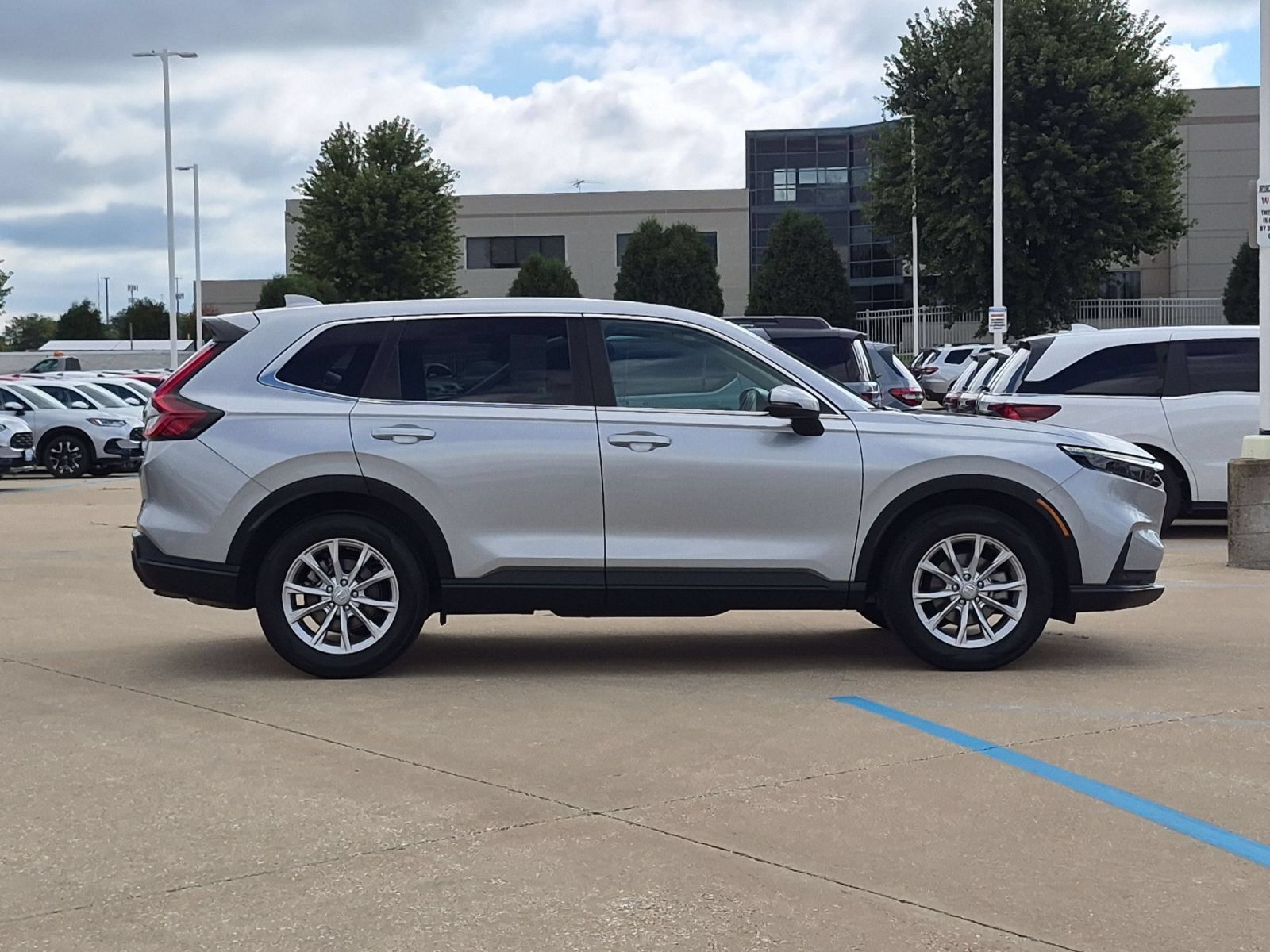 Used 2023 Honda CR-V EX-L image 5