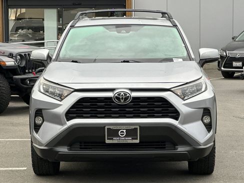 Used 2019 Toyota RAV4 XLE Premium image 10
