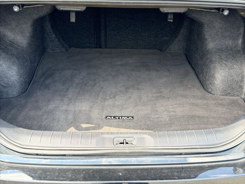 Used 2025 Nissan Altima 2.5 SV FWD image 10