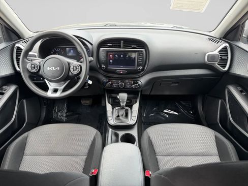 Used 2022 Kia Soul LX FWD image 19