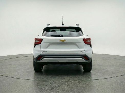Used 2025 Chevrolet Trax LT image 7