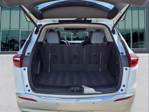Used 2021 Buick Enclave Essence w/ Sound and Sites Package image 27