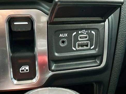 Used 2023 Jeep Wrangler Sport AWD/4WD image 27