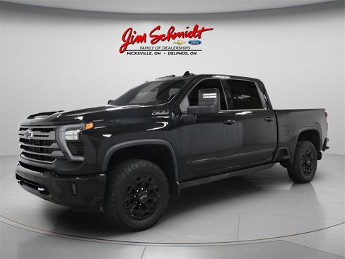 Used 2024 Chevrolet Silverado 2500 High Country w/ High Country Premium Package image 2