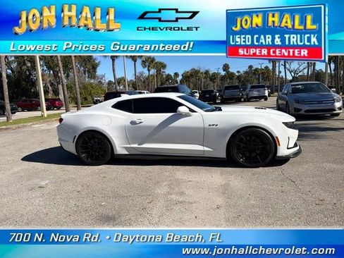 Used 2022 Chevrolet Camaro LT w/ Technology Package image 16