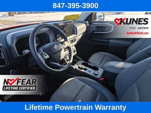 Used 2025 Ford Bronco Sport Badlands image 19