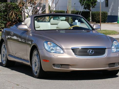 Used 2004 Lexus SC 430 Convertible image 10