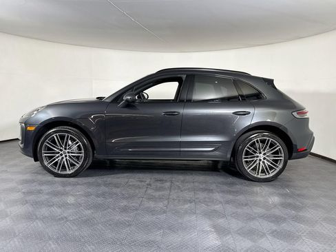Certified 2025 Porsche Macan AWD/4WD image 2