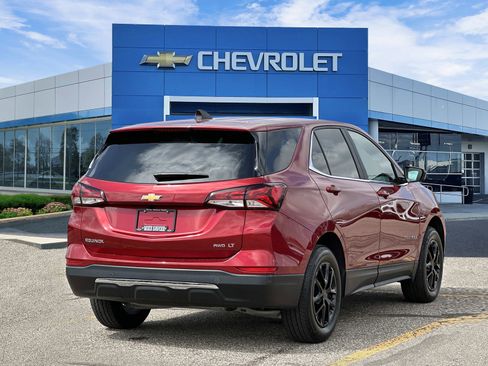 Certified 2024 Chevrolet Equinox LT w/ LPO, Floor Liner Package AWD/4WD image 4