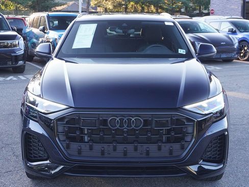 Used 2024 Audi Q8 Premium image 11