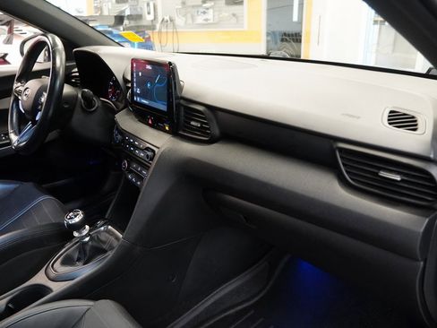 Used 2021 Hyundai Veloster N image 26