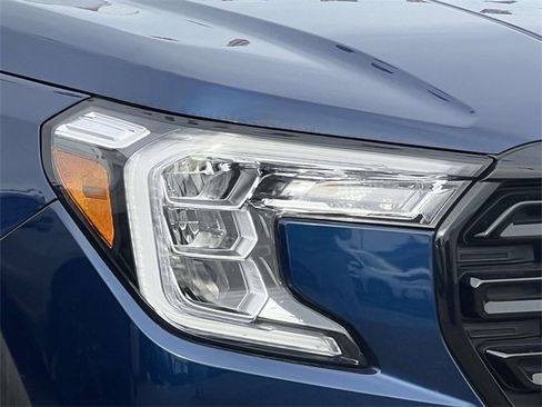 Certified 2022 GMC Terrain SLT w/ Elevation Edition image 8