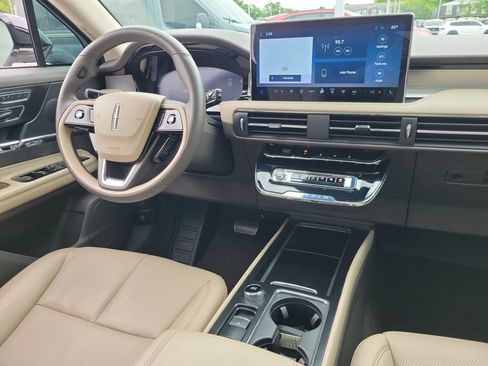 Certified 2023 Lincoln Corsair AWD w/ Equipment Group 101A image 13