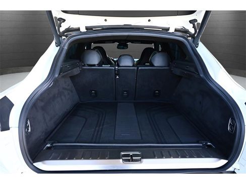 Used 2021 Aston Martin DBX image 42