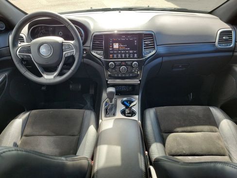 Used 2022 Jeep Grand Cherokee Laredo X image 12