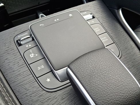 Used 2024 Mercedes-Benz GLE 350 4MATIC image 26