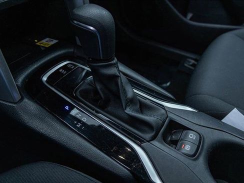 Used 2022 Toyota Corolla Cross LE w/ Moonroof Package image 19