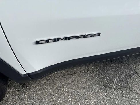 Used 2024 Jeep Compass Limited image 14