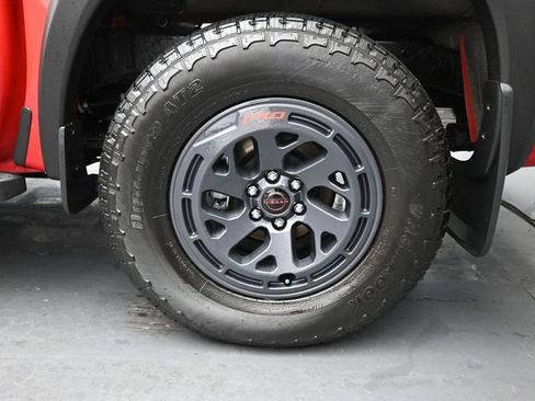 Used 2025 Nissan Frontier PRO-4X w/ Pro Convenience Package AWD/4WD image 14