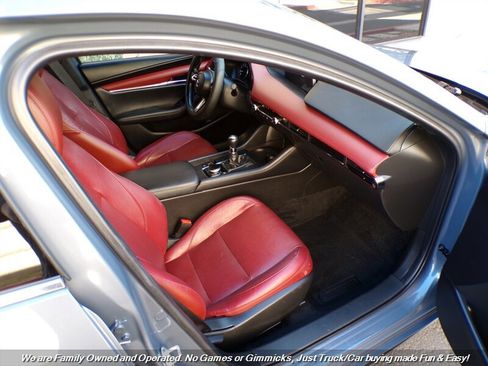 Used 2022 MAZDA MAZDA3 s image 29