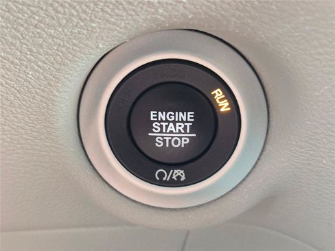 Certified 2023 Chrysler Voyager LX FWD image 32