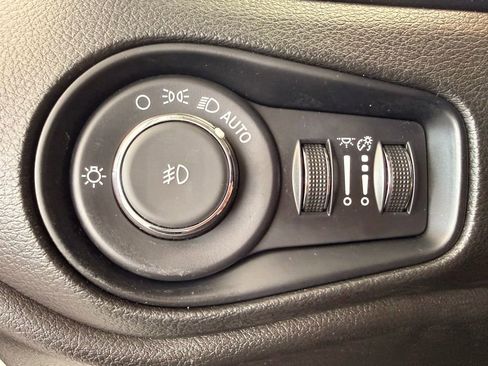 Certified 2023 Jeep Renegade Trailhawk image 24