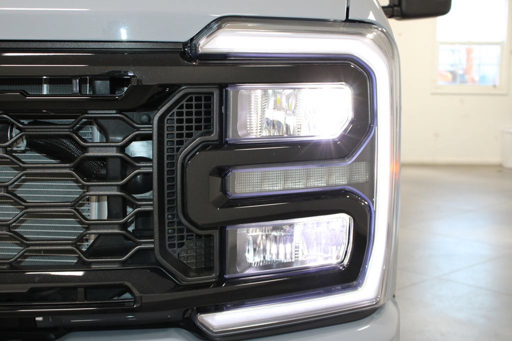 New 2026 Ford F350 Lariat w/ Black Appearance Package AWD/4WD image 12
