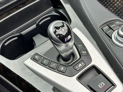 Used 2013 BMW M6 Convertible image 22
