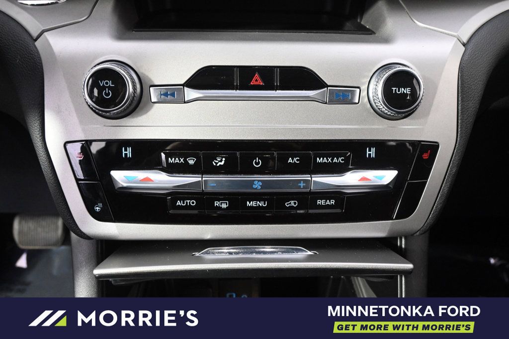 Used 2021 Ford Explorer XLT w/ Equipment Group 202A AWD/4WD image 30