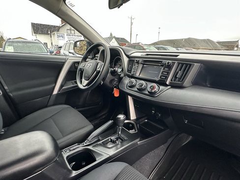 Used 2016 Toyota RAV4 LE image 7