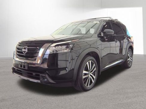 Used 2023 Nissan Pathfinder Platinum image 1