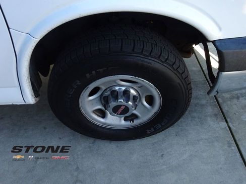 Used 2007 GMC Savana 2500 w/ Power and Light Package image 10