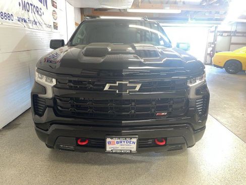Used 2022 Chevrolet Silverado 1500 LT Trail Boss w/ Convenience Package II image 9