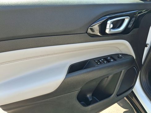 Certified 2023 Jeep Compass Limited w/ Elite Group AWD/4WD image 12