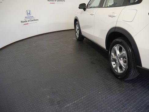 Used 2025 Honda HR-V LX image 11