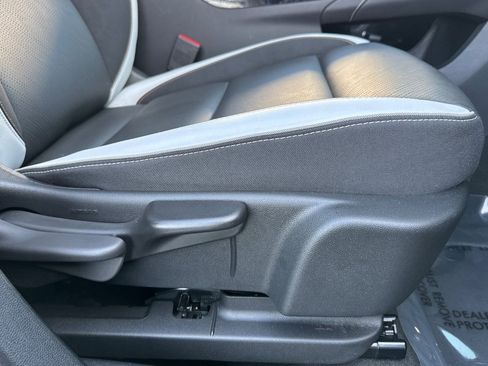 Used 2025 Buick Envision Sport Touring image 21