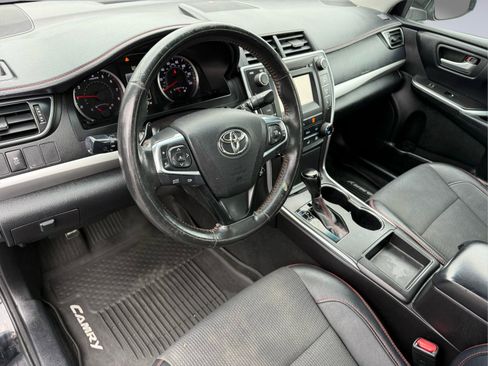 Used 2017 Toyota Camry SE FWD image 14