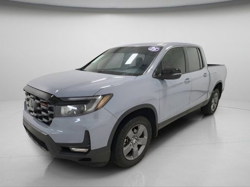 Certified 2025 Honda Ridgeline TrailSport image 11